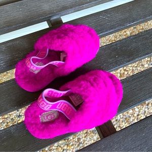 UGG Fluff Yeah Slide in Rock Rose (girls)